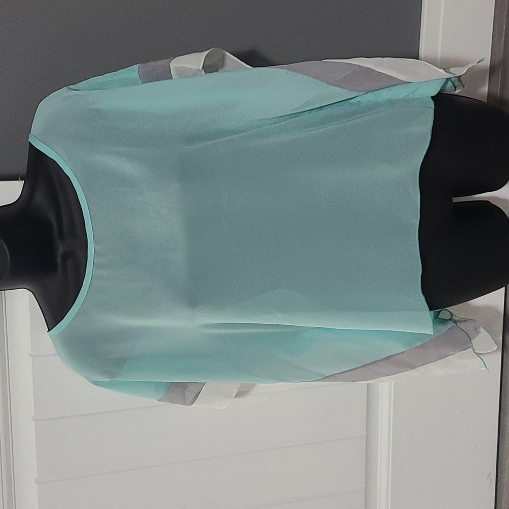 Womens top size medium